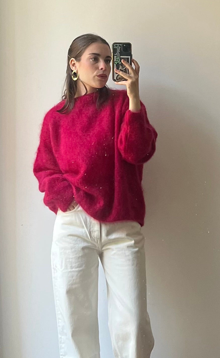 Pull femme en mohair cerise fabriqué en Italie – maille douce et légère.