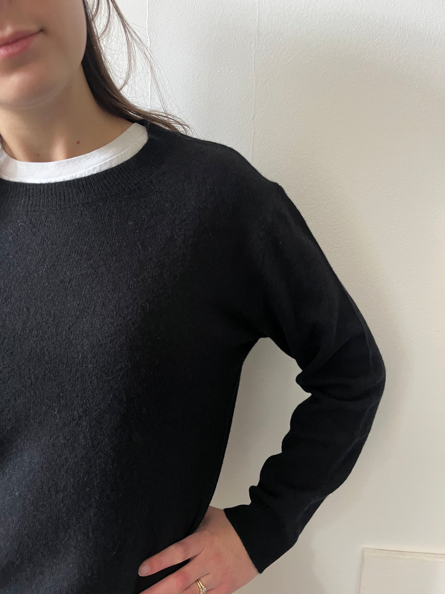 Pull mérinos femme maille fine noire – mode éthique matières naturelles – Rouge Garance