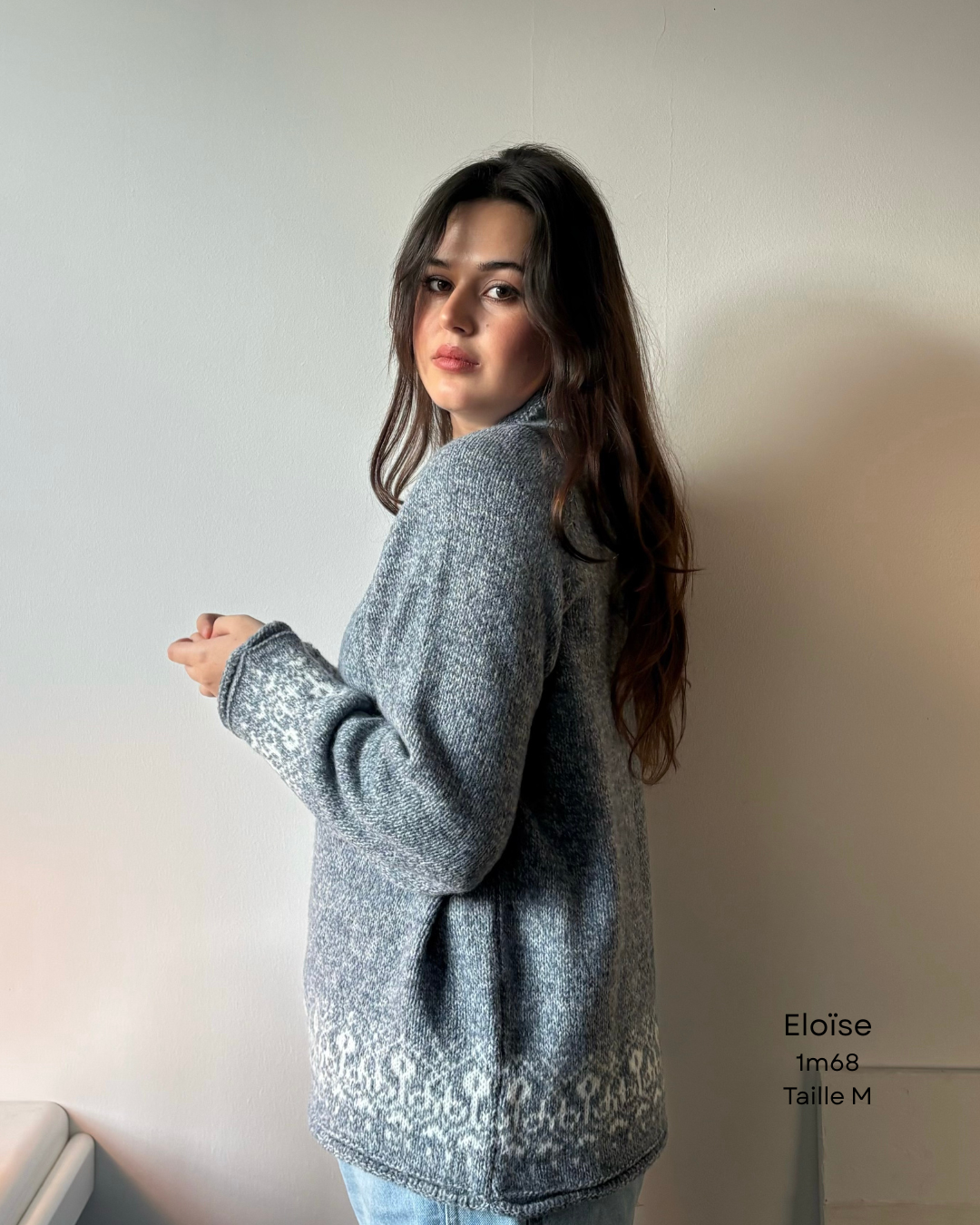 Pull en tricot motif hivernal – chaleur et douceur