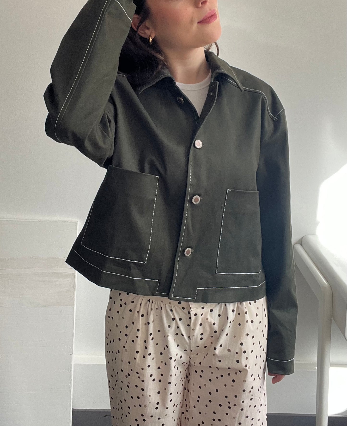 Veste femme kaki en coton coupe droite – mode éthique fabriquée en Europe – Rouge Garance