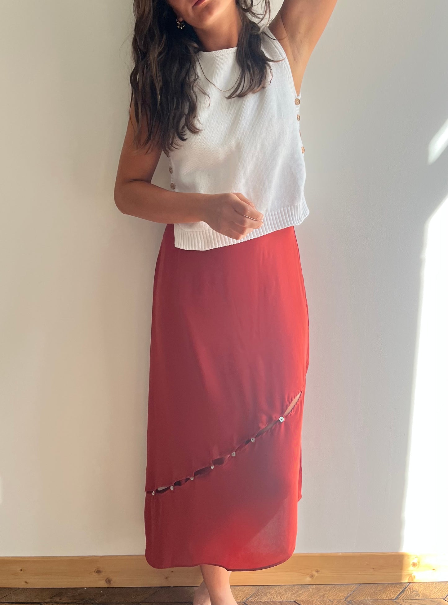 Jupe asymétrique terracotta – fabrication portugaise en polyester recyclé