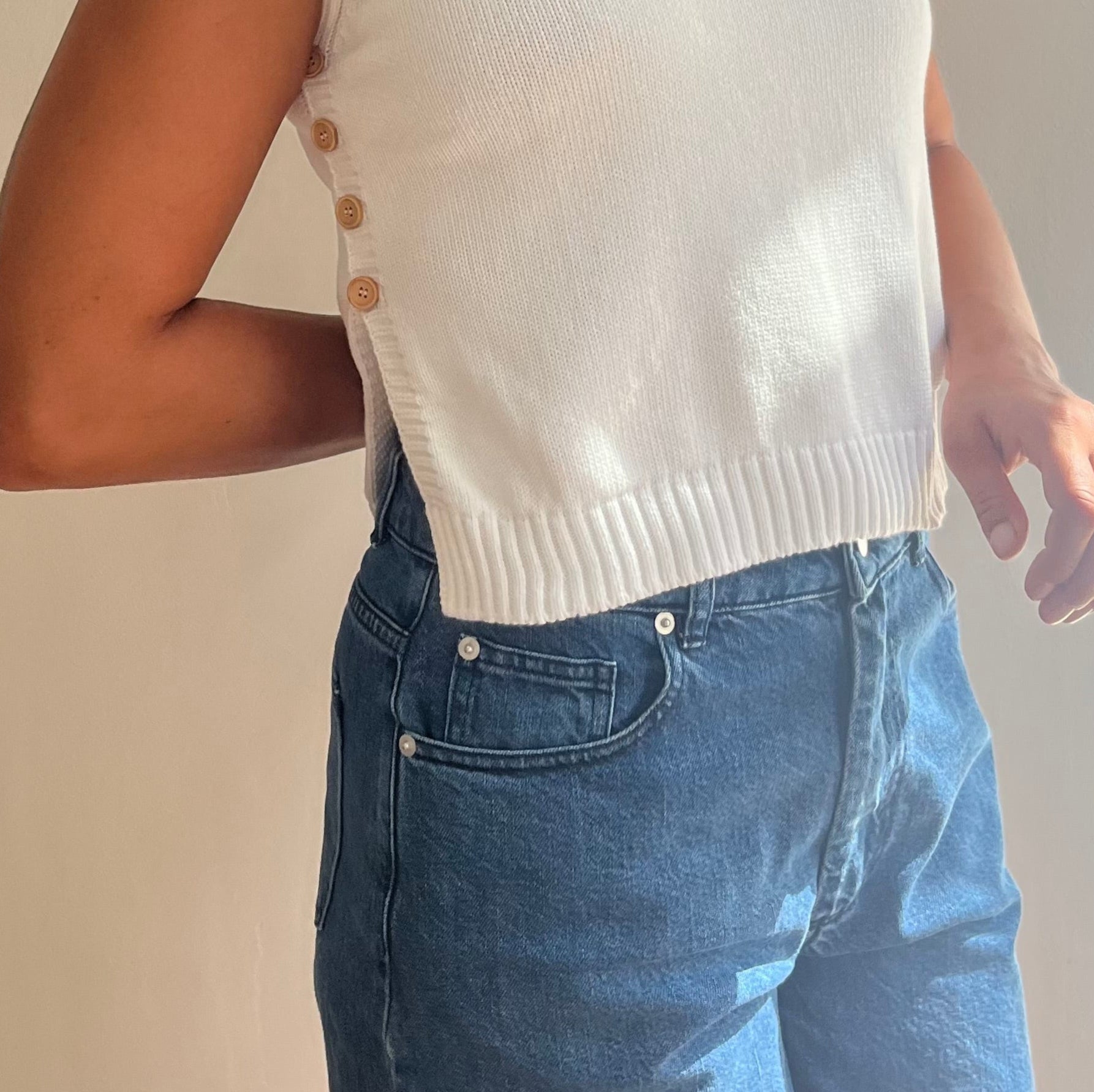 Gilet femme en coton naturel avec boutons en bois fabriqué au Portugal